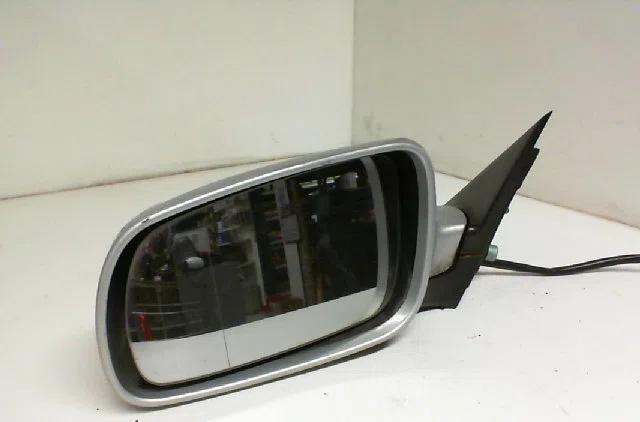 Retroviseur exterieur gauche VOLKSWAGEN PASSAT III Phase 1 04-1988--11-1993 occasion