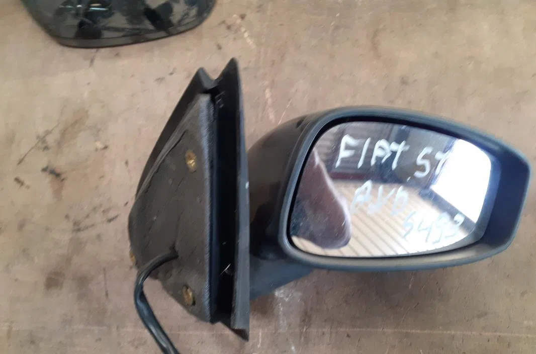 Retroviseur exterieur manuel droit Fiat STILO (192_) 1.9 d multijet (2005-2006) occasion