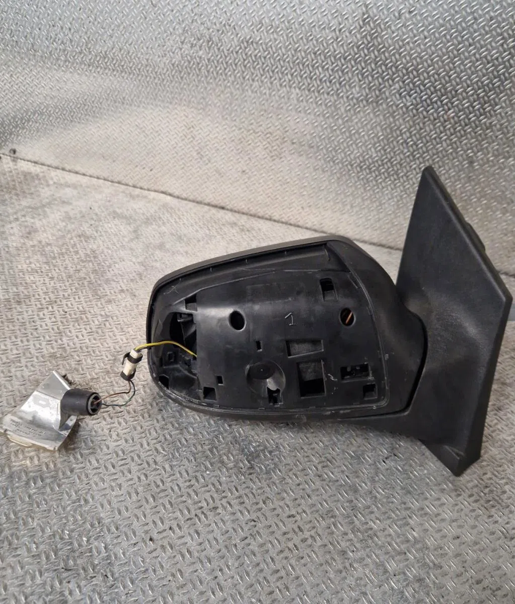 Retroviseur exterieur manuel droit FORD FOCUS 2  FOCUS 2 PHASE 1 CABRIOLET occasion