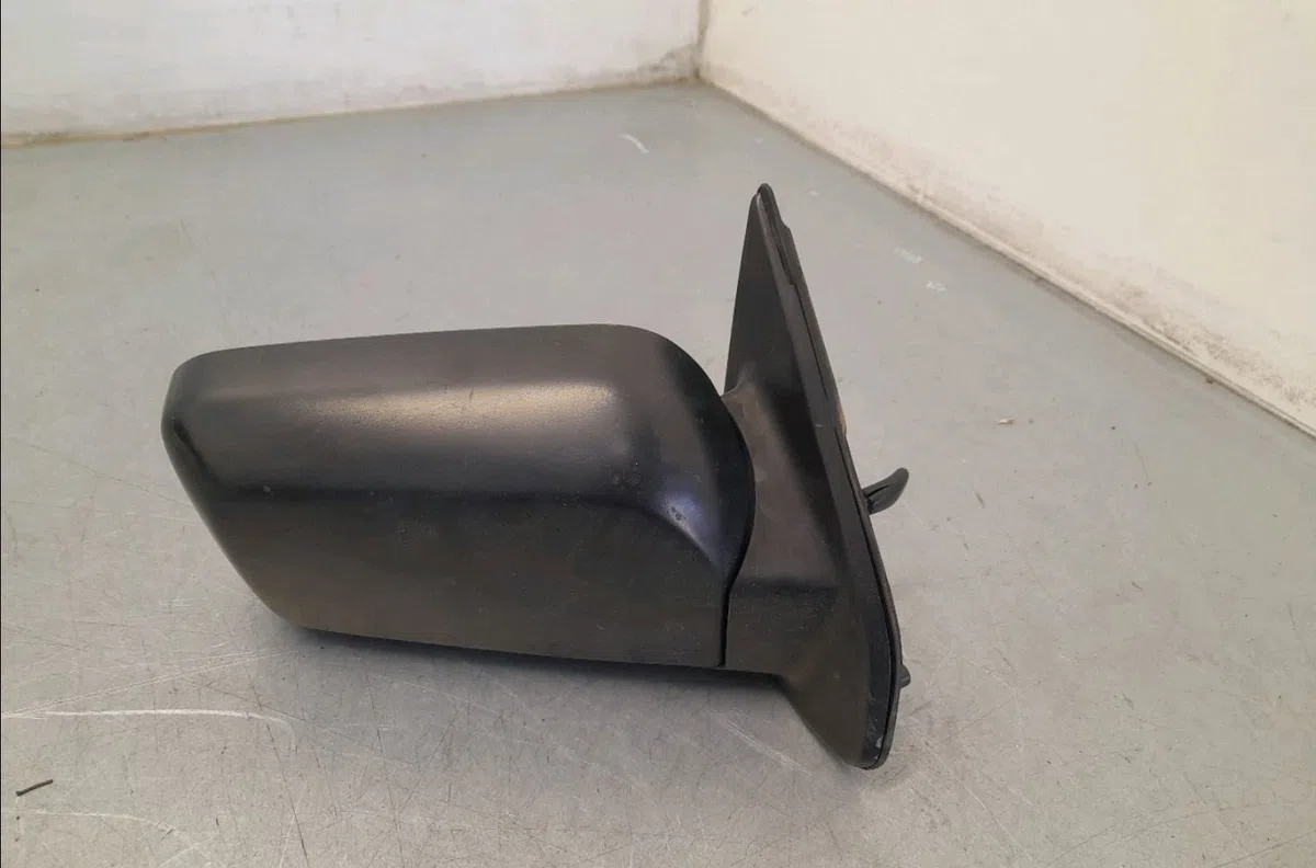Retroviseur exterieur manuel droit Nissan MICRA I (K10) 1.2 (1986-1992) occasion