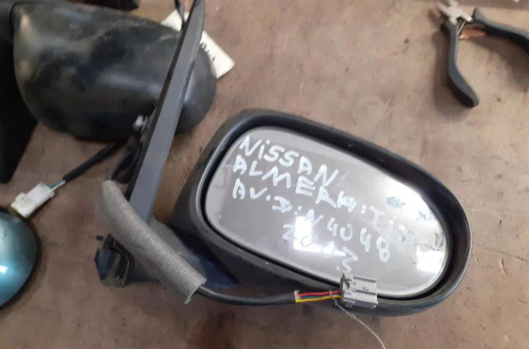 Retroviseur exterieur manuel droit NISSAN NIS ALMERA TINO occasion