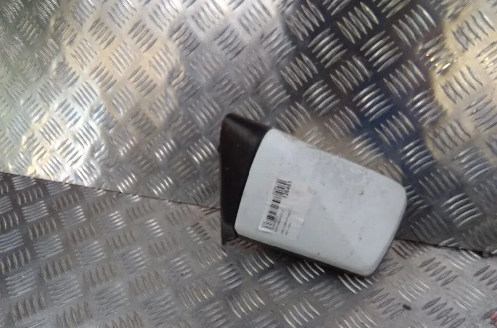 Retroviseur exterieur manuel droit Opel CORSA A 3-5 portes (S83) 1.2 s (f08, m08, f68, m68) (1982-1990) occasion