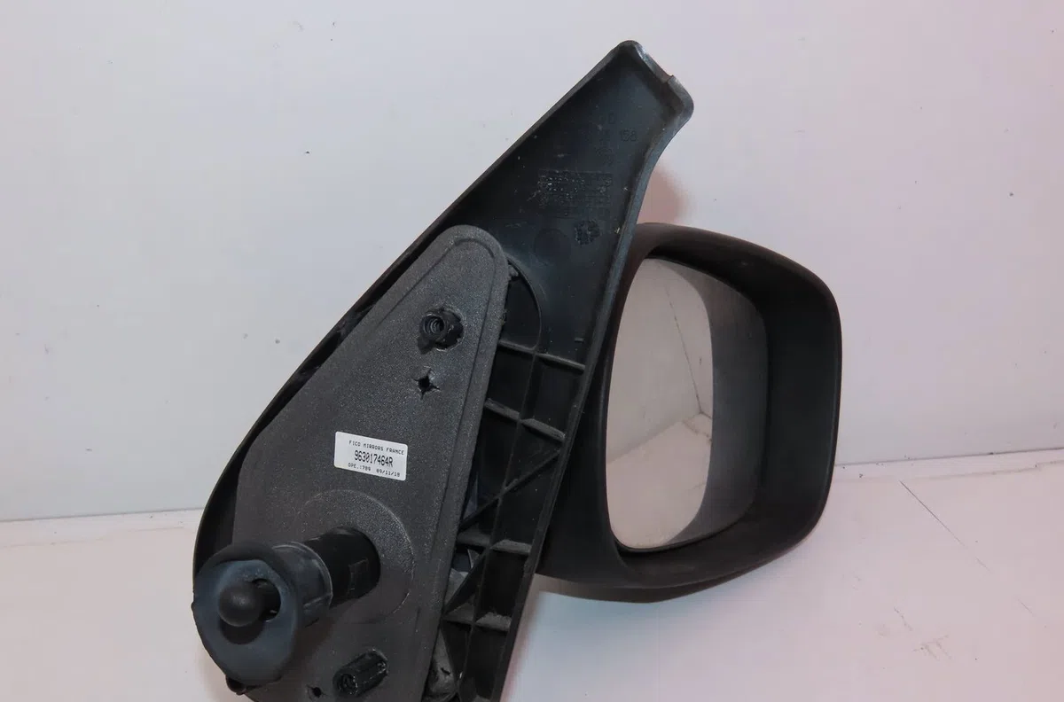 Retroviseur exterieur manuel droit Renault KANGOO Express (FC0-1_) 1.2 (fc01, fc0a, fc0f) (1997) occasion