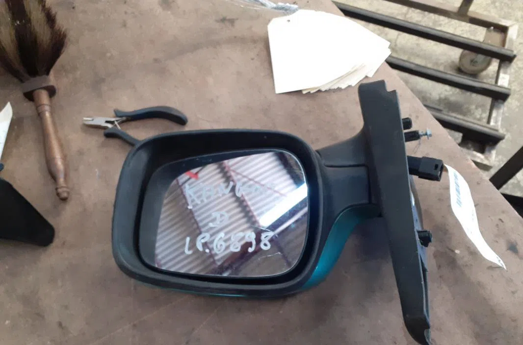 Retroviseur exterieur manuel droit Renault KANGOO (KC0-1_) 1.5 dci (kc07) (2001) occasion