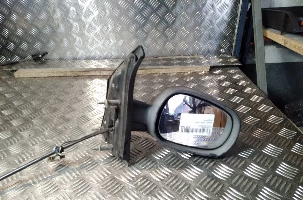 Retroviseur exterieur manuel droit Renault MEGANE Scenic (JA0-1_) 1.9 dti (ja0n) (1997-1999) occasion