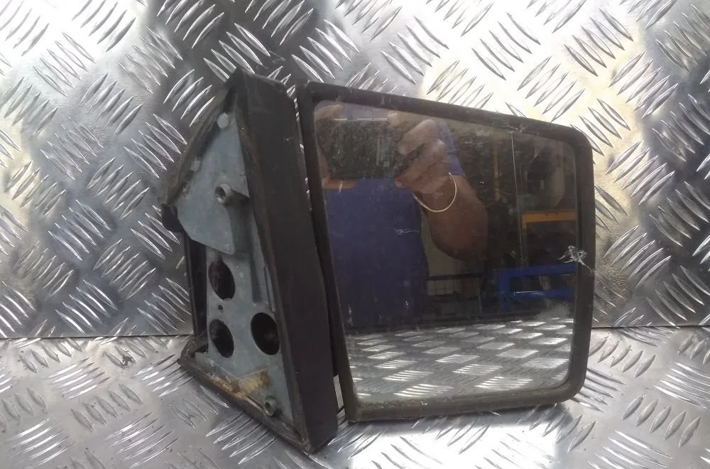 Retroviseur exterieur manuel droit Renault TRAFIC Camionnette (T1, T3, T4, T2) 1.6 4x4 (1985-1986) occasion