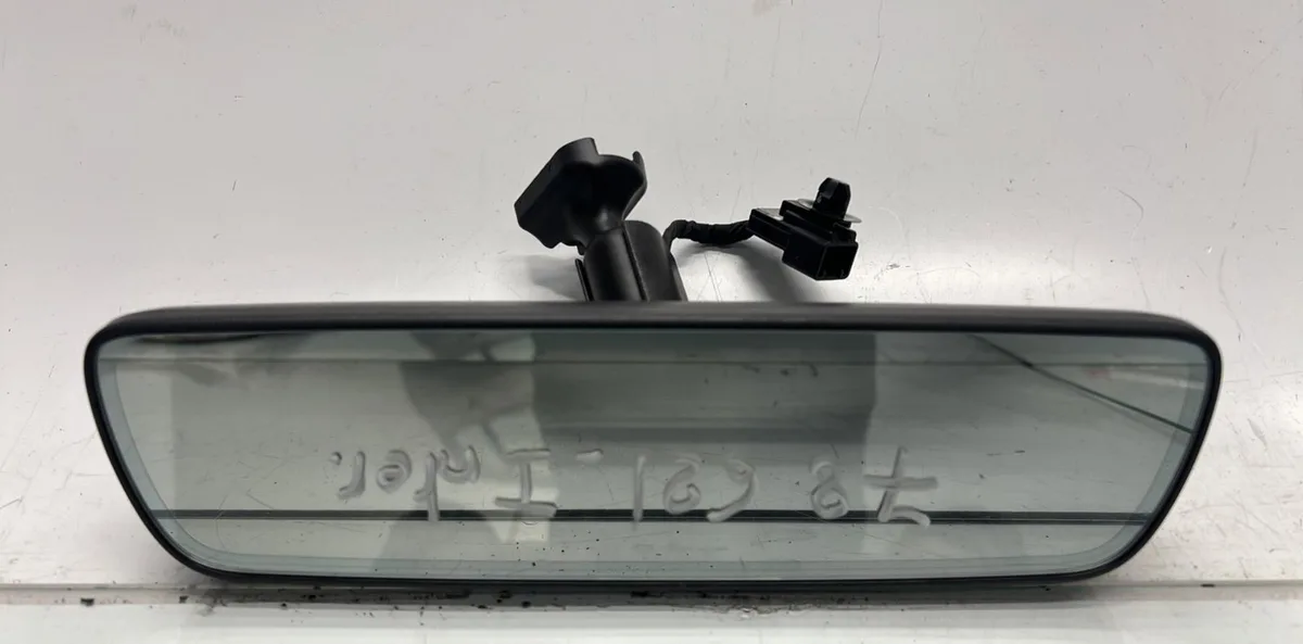 Retroviseur interieur TOYOTA COROLLA E21 BREAK occasion