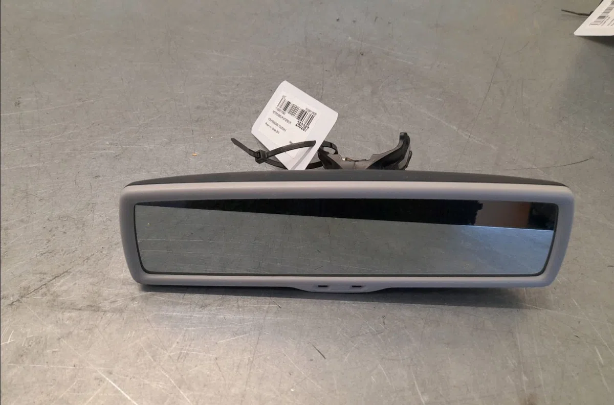 Retroviseur interieur Volkswagen TOURAN (1T3) 2.0 tdi (2010-2015) 5 portes occasion