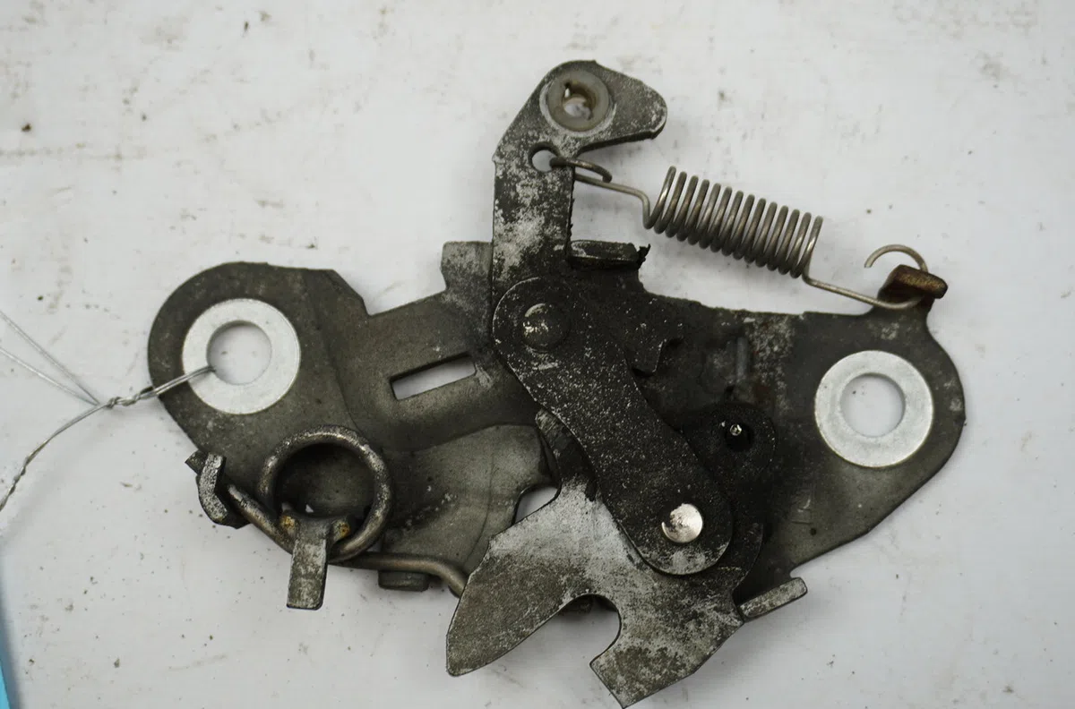 Serrure capot Citroën SAXO (S0, S1) 1.0 x (1996-1998) 5 portes occasion
