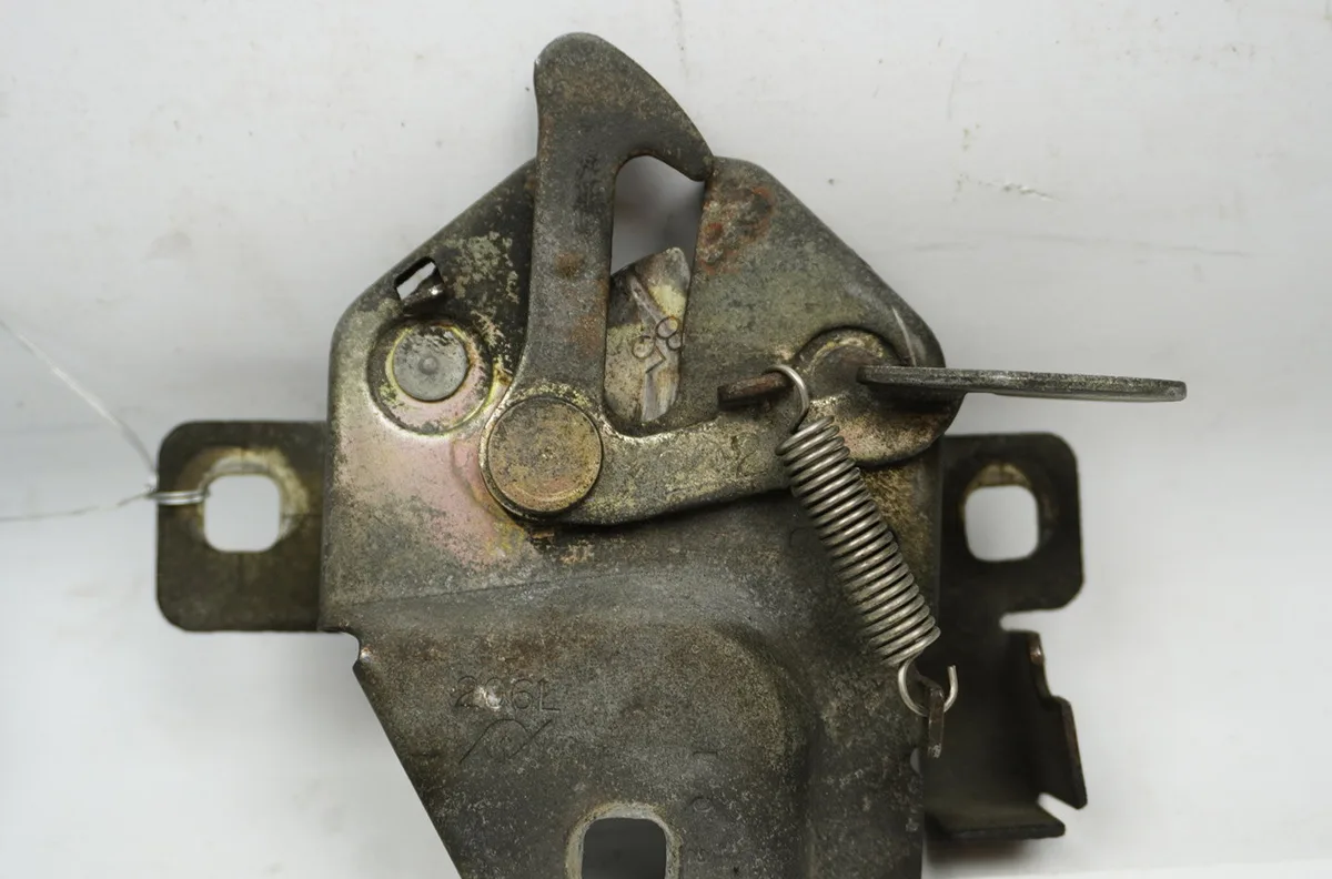 Serrure capot Daihatsu TERIOS (J1_) 1.3 4wd (j100) (1997-2000) 5 portes occasion