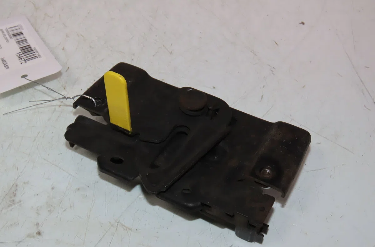 Serrure capot Ford FIESTA VI (CB1, CCN) 1.6 tdci (2008-2012) occasion