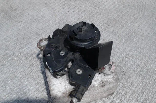 Serrure capot FORD FOCUS 2  FOCUS 2 PHASE 1 occasion