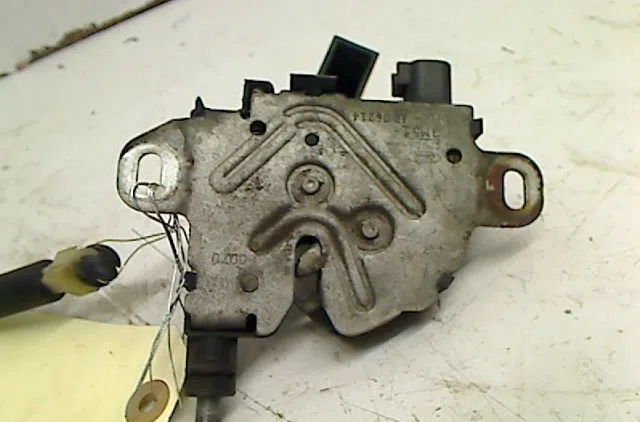 Serrure capot Ford FOCUS II (DA_, HCP, DP) 1.8 tdci (2005-2012) occasion