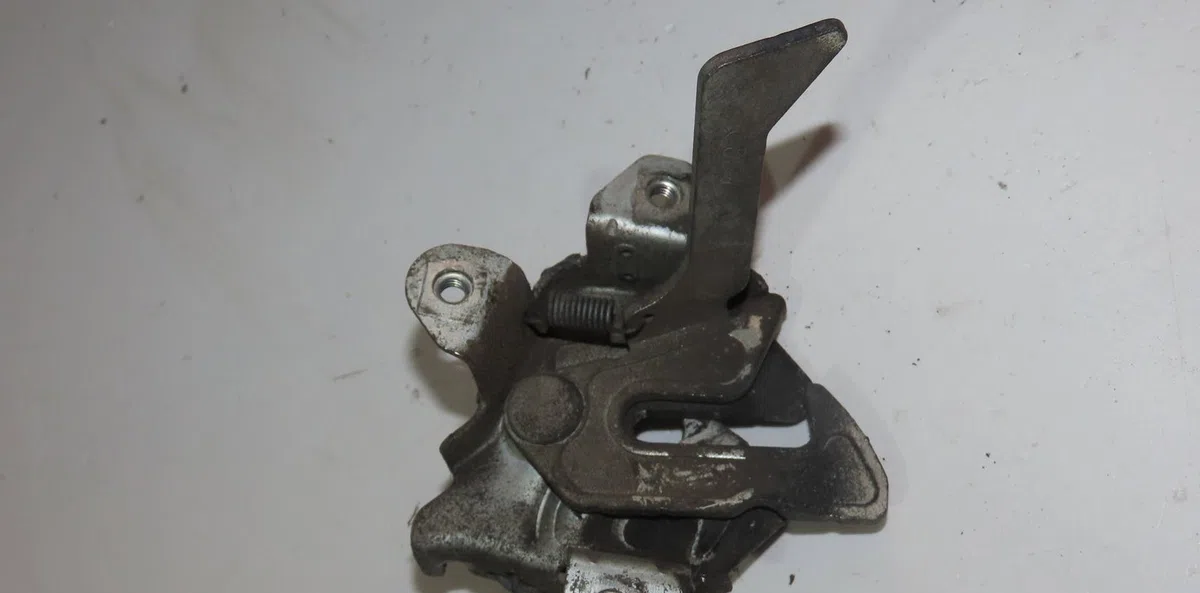 Serrure capot Ford KA (RU8) 1.2 (2008-2016) 3 portes occasion