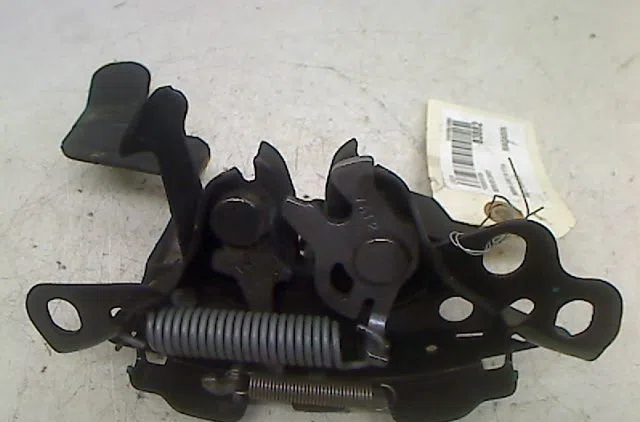 Serrure capot Nissan JUKE (F15) 1.6 (2010) 5 portes occasion