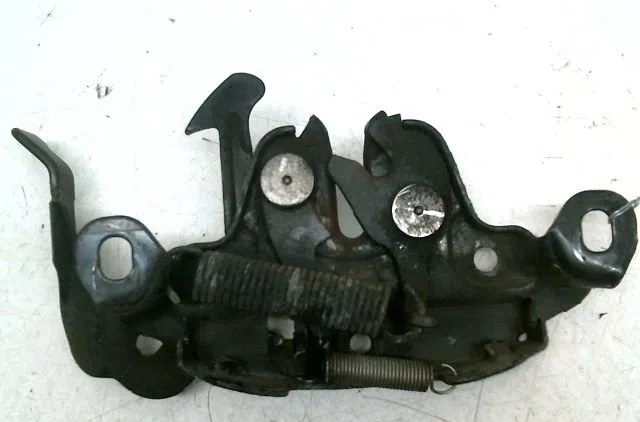 Serrure capot NISSAN QASHQAI occasion
