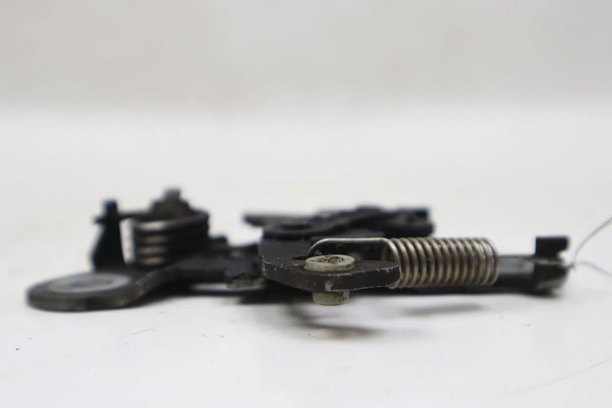 Serrure capot Peugeot 106 II (1A_, 1C_) 1.1 i (1996-2004) occasion