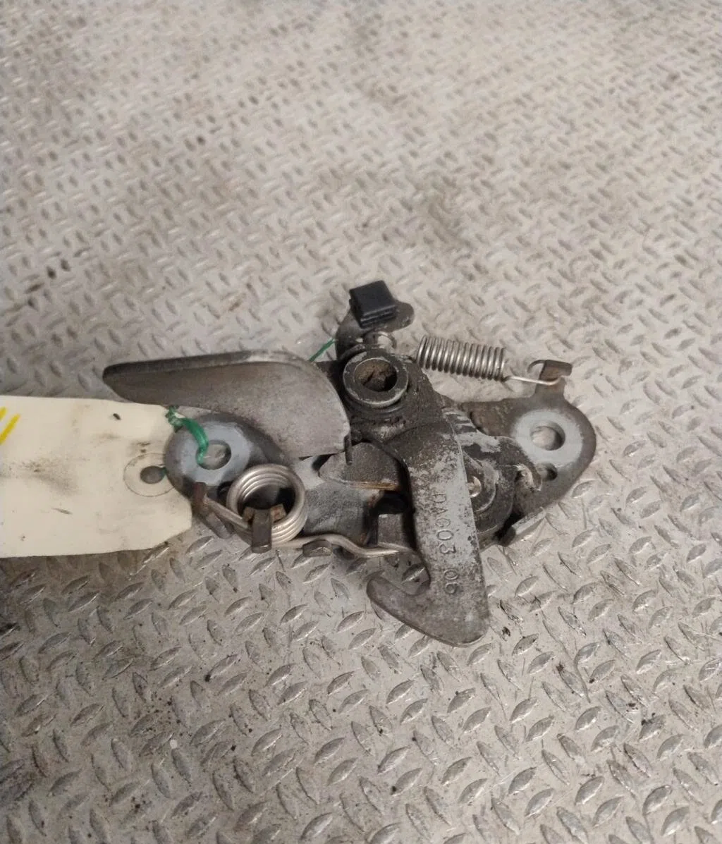 Serrure capot Peugeot 206 3-5 portes (2A-C) 1.4 i (1998-2012) 3 portes occasion