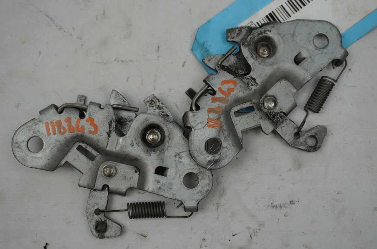 Serrure capot Peugeot 406 (8B) 2.0 16v (2000-2004) occasion