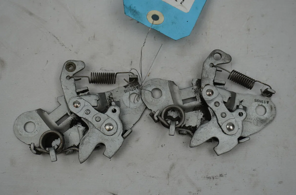 Serrure capot Peugeot 406 (8B) 2.0 16v (2000-2004) occasion