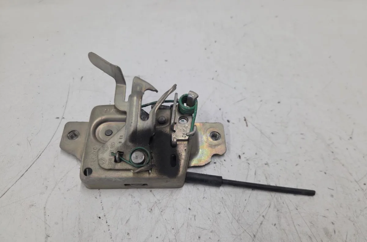 Serrure capot RENAULT CLIO 3 PHASE 2 BREAK occasion