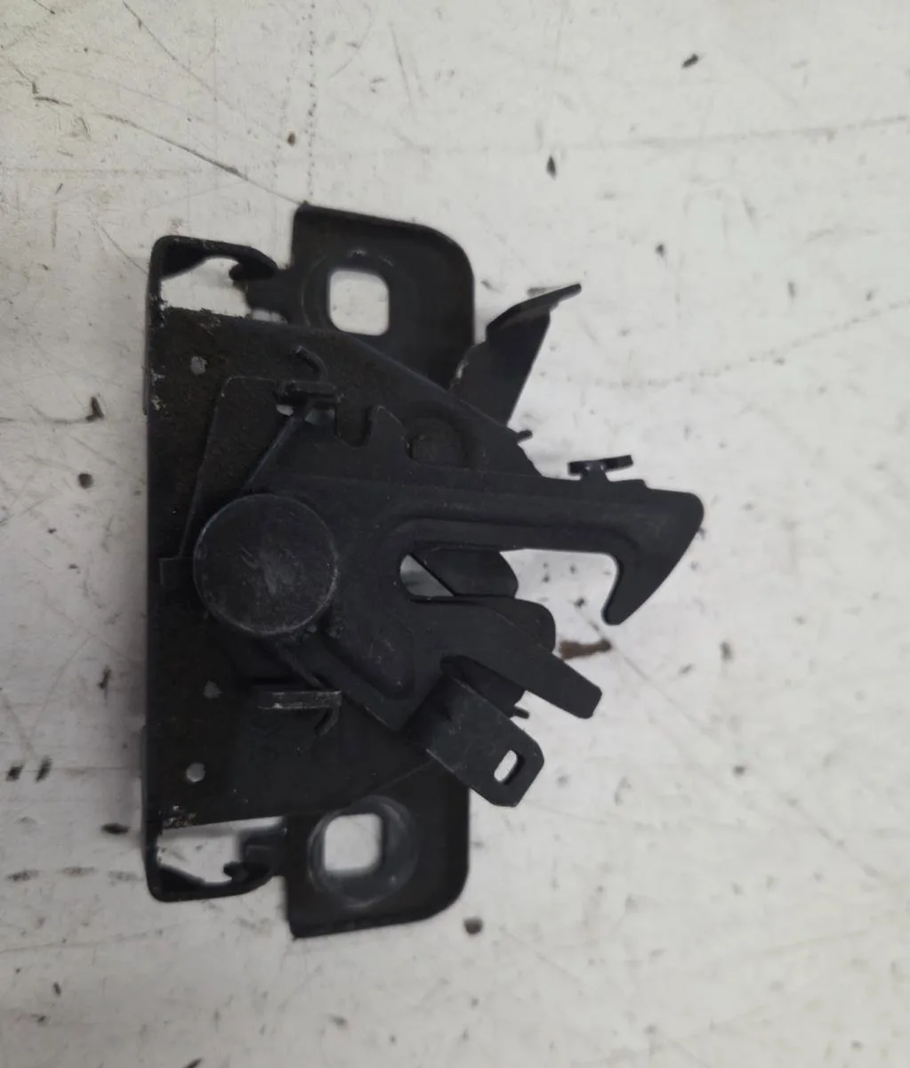Serrure capot RENAULT CLIO 4 PHASE 2 occasion