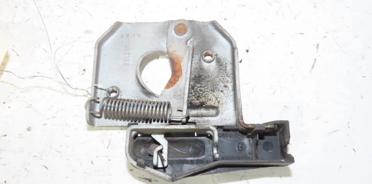 Serrure capot Renault CLIO II (BB_, CB_) 1.4 16v (b-cb0p, bb13) (2000-2008) 5 portes occasion