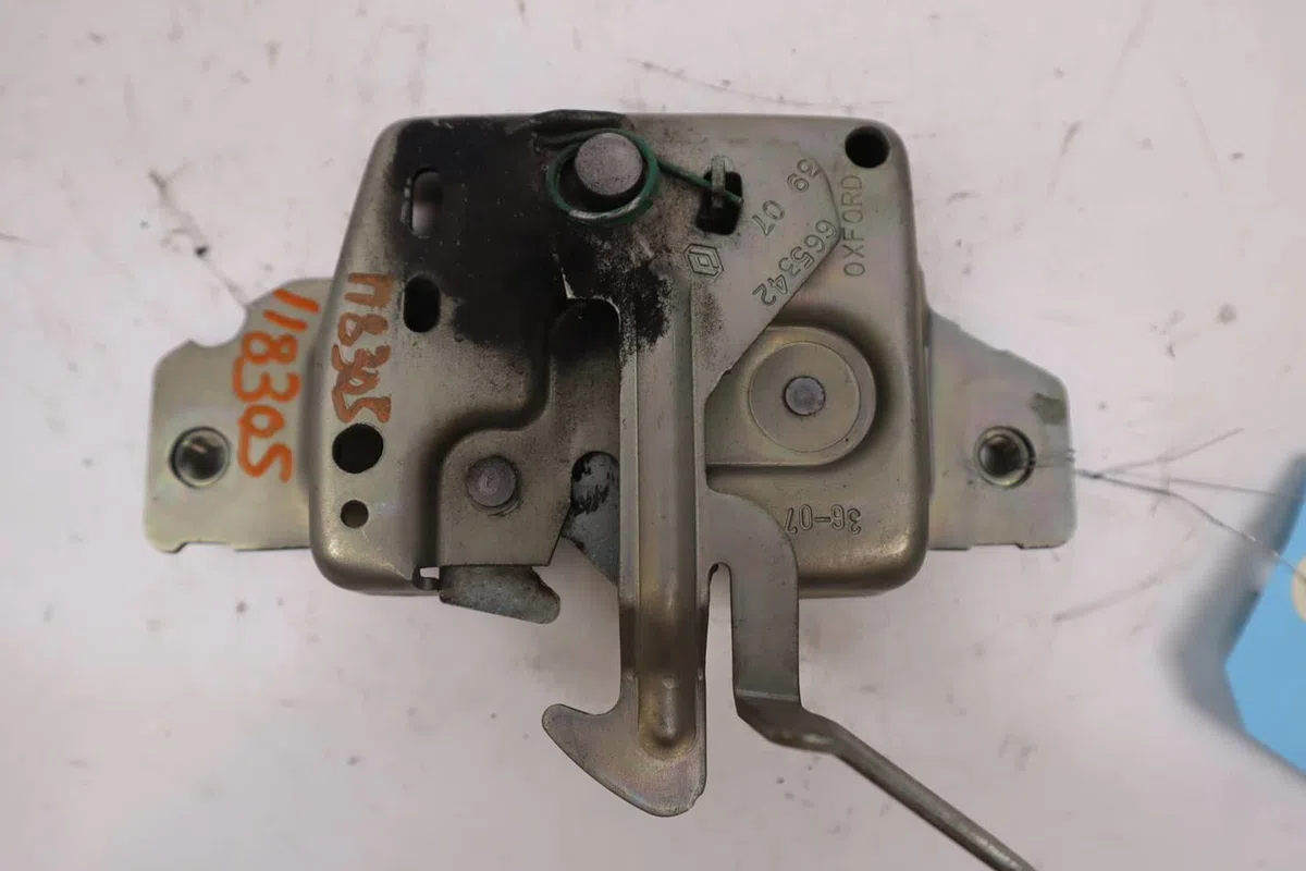 Serrure capot Renault CLIO III (BR0-1, CR0-1) 1.2 16v (br0p, cr0p) (2007-2014) occasion