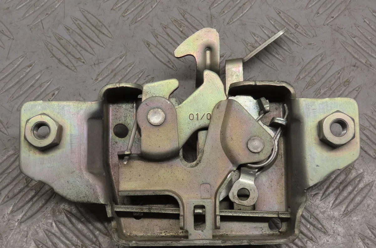 Serrure capot Renault CLIO III (BR0-1, CR0-1) 1.6 16v (br05, br0b, br0y, br15, br1j, br1m, br1y, cr0b,... (2005-2014) 5 