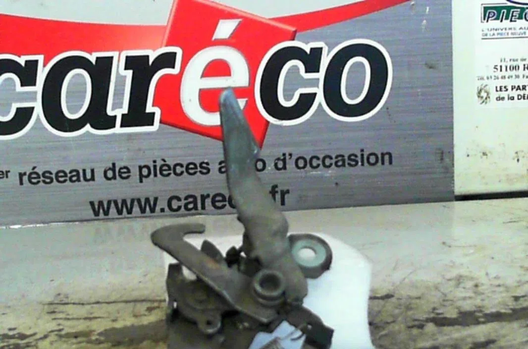Serrure capot Renault MEGANE II (BM0-1_, CM0-1_) 1.5 dci (bm02, bm13, bm2a, cm02, cm13) (2003-2008) occasion