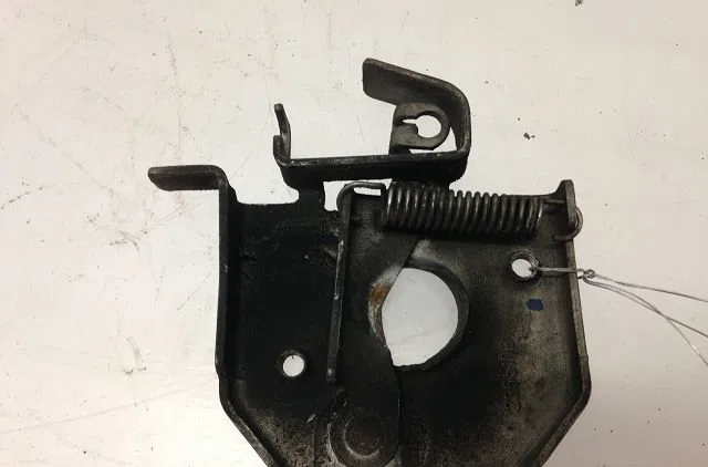Serrure capot Renault MEGANE II (BM0-1_, CM0-1_) 1.5 dci (bm0f, bm0t, bm2b, cm0f, cm0t) (2002-2008) 5 portes occasion