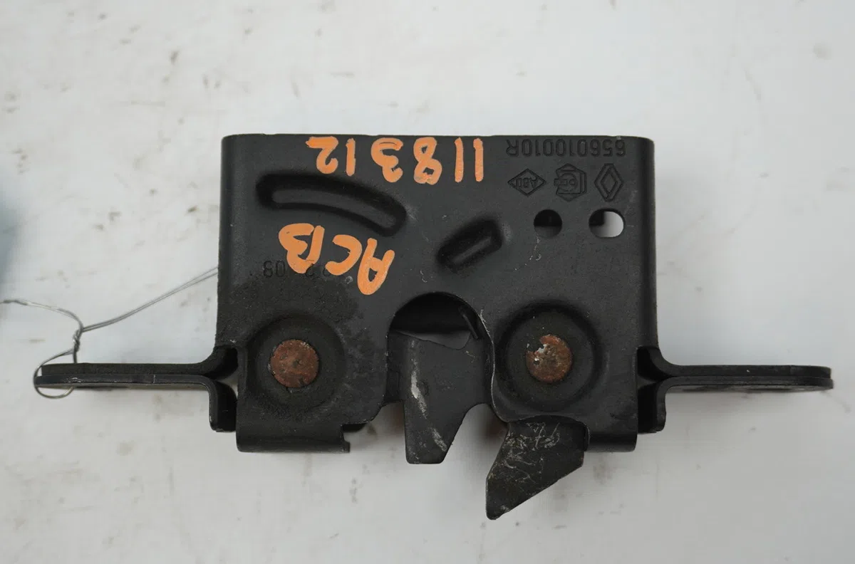 Serrure capot Renault MEGANE III 3-5 portes (BZ0-1_, B3_) 1.5 dci (2009) 5 portes occasion