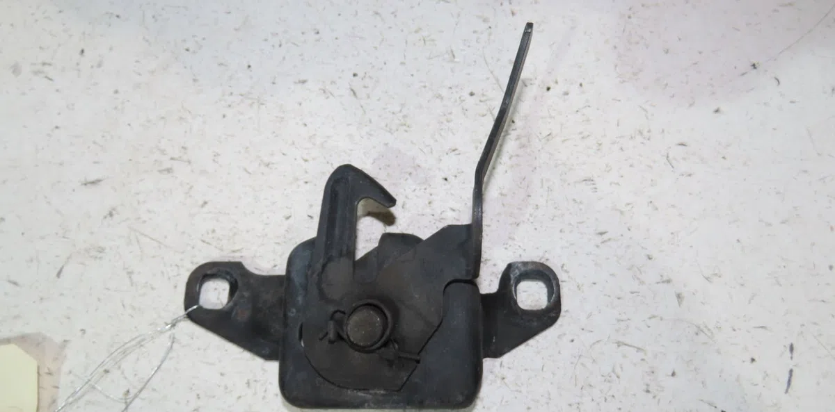 Serrure capot Renault TWINGO II (CN0_) 1.2 16v (cn04, cn0a, cn0b) (2007-2014) 3 portes occasion