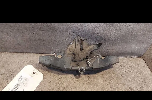 Serrure capot Toyota COROLLA (_E12_) 1.4 d (nde120_) (2004-2007) 5 portes occasion