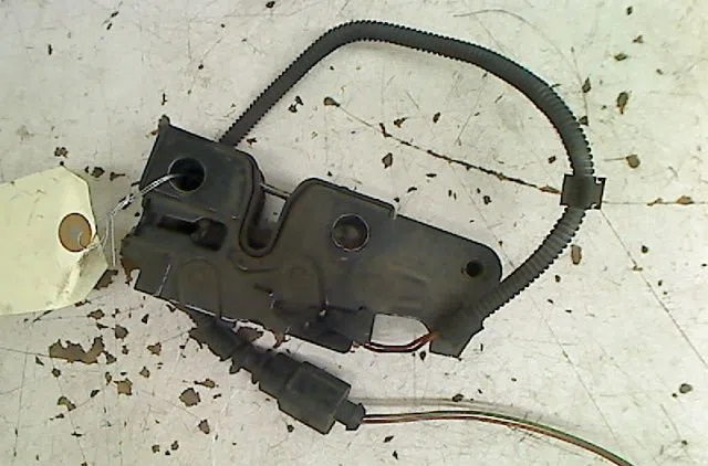 Serrure capot Volkswagen GOLF V (1K1) 1.6 fsi (2003-2008) occasion
