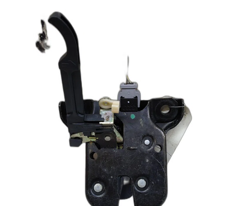 SERRURE COFFRE ARRIERE 8P3827469A