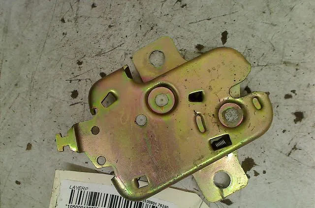 Serrure coffre arrière Mazda MX-5 II (NB) 1.8 16v (nb8c) (1998-2005) occasion