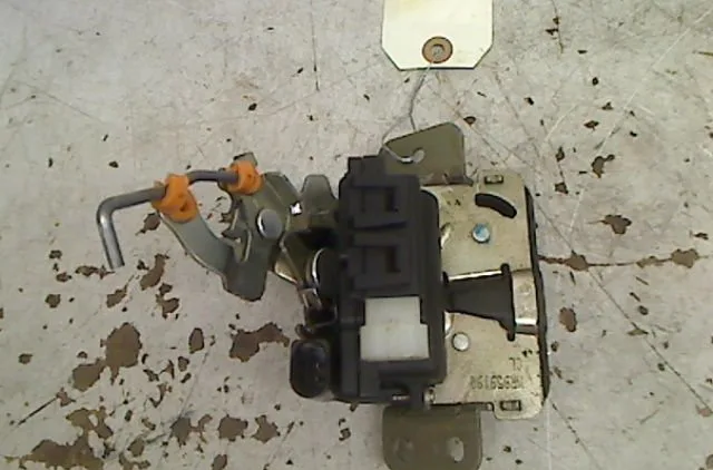 Serrure hayon Mitsubishi COLT VI (Z3_A, Z2_A) 1.3 (z21a) (2004-2012) occasion
