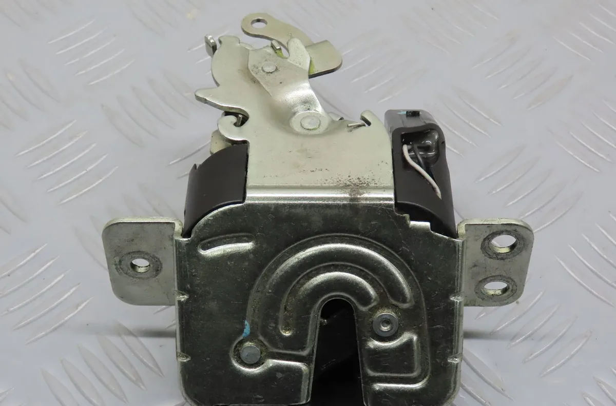 Serrure hayon Mitsubishi COLT VI (Z3_A, Z2_A) 1.3 (z21a) (2004-2012) occasion