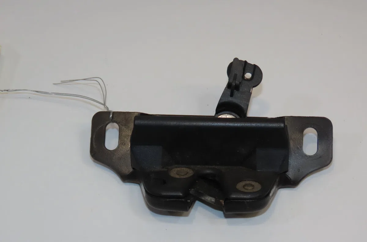 Serrure hayon Peugeot 106 II (1A_, 1C_) 1.5 d (1998-2004) 3 portes occasion