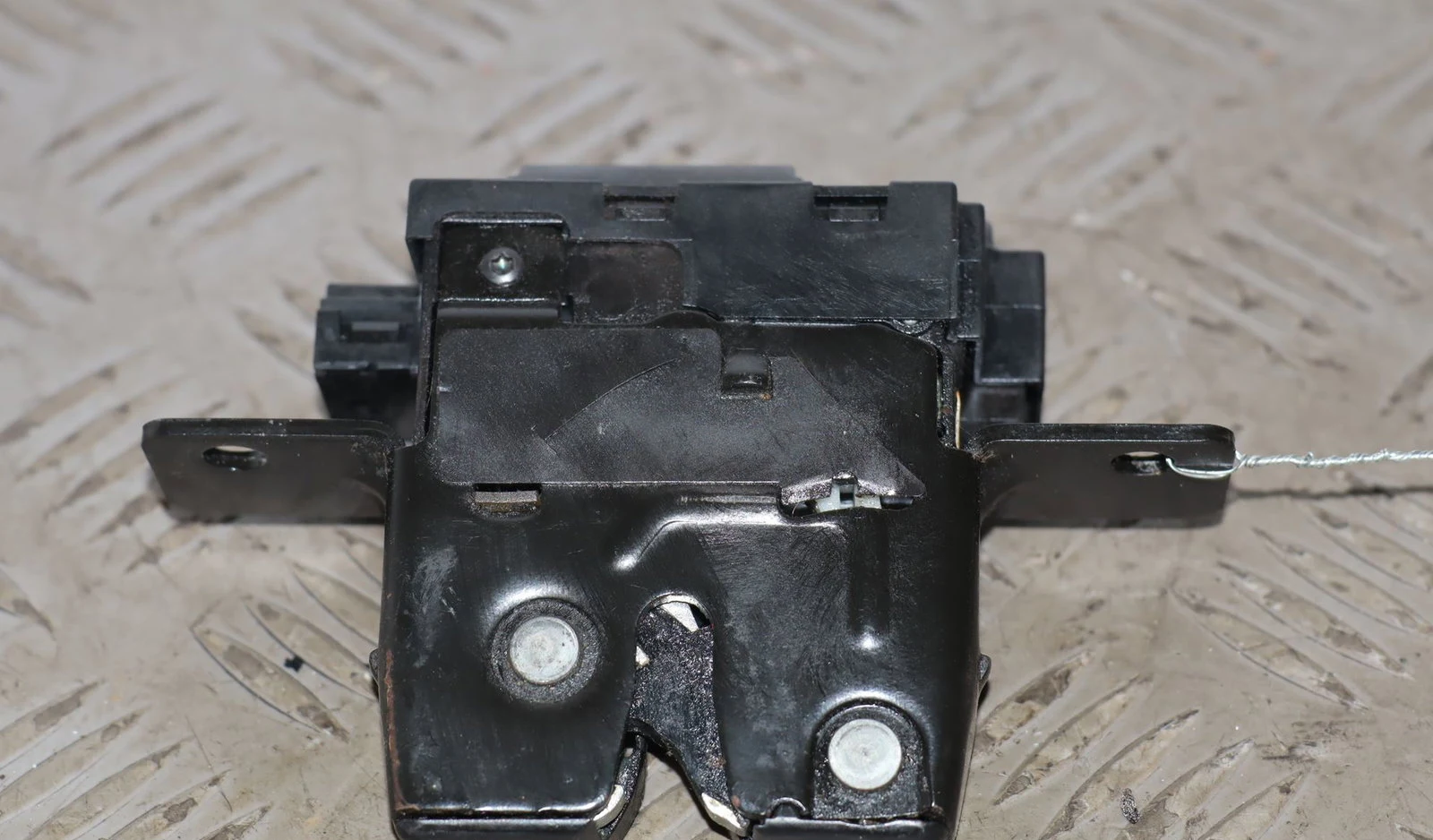 Serrure hayon Renault CLIO III (BR0-1, CR0-1) 1.2 16v (br02, br0j, br11, cr02, cr0j, cr11) (2005-2014) 5 portes occasion