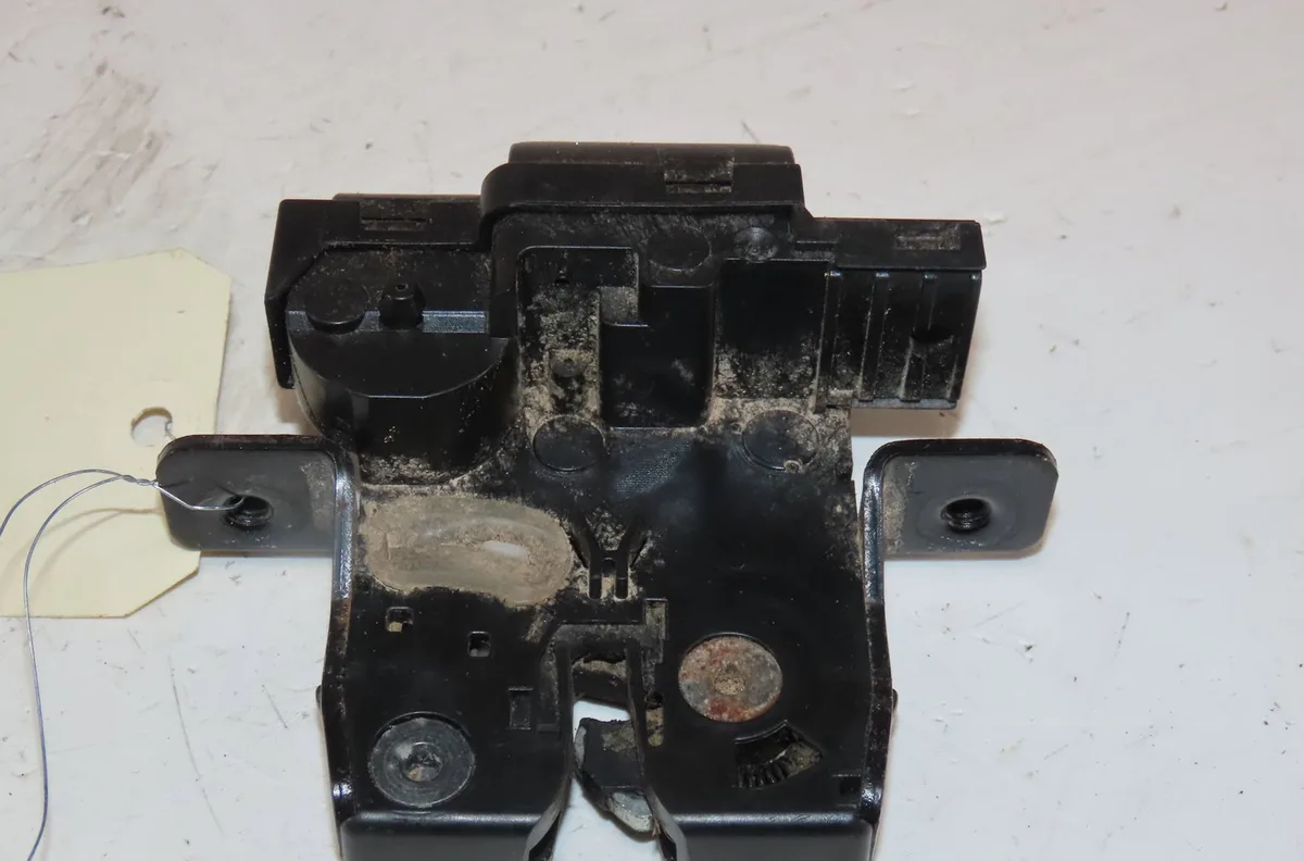 Serrure hayon Renault KANGOO Express (FW0-1_) 1.5 dci 75 (fw07, fw10, fw04) (2010) 4 portes occasion