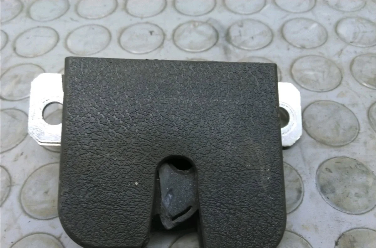 Serrure hayon Seat IBIZA III (6L1) 1.4 16v (2002-2007) occasion