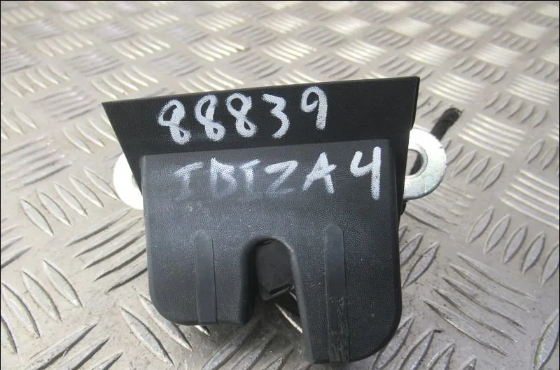 Serrure hayon Seat IBIZA IV SC (6J1, 6P5) 1.4 tdi (2008-2010) occasion