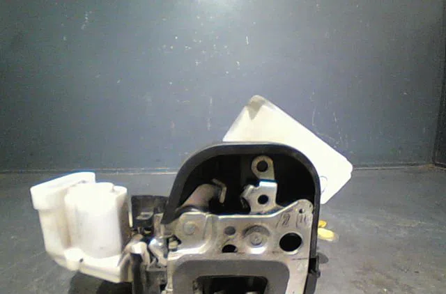 Serrure porte ard Alfa romeo 147 (937_) 1.9 jtdm 8v (937.axd1a, 937.axu1a, 937.bxu1a) (2005-2010) occasion