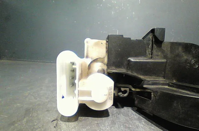 Serrure porte ard Alfa romeo 147 (937_) 1.9 jtdm 8v (937.axd1a, 937.axu1a, 937.bxu1a) (2005-2010) occasion