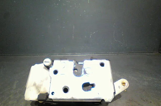 Serrure porte ard Alfa romeo 147 (937_) 1.9 jtdm 8v (937.axd1a, 937.axu1a, 937.bxu1a) (2005-2010) occasion