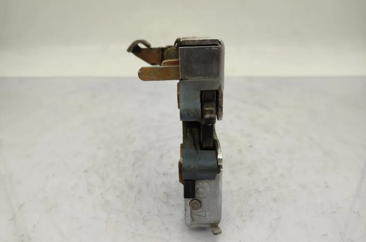 Serrure porte ard AUDI 80 3 AVANT PHASE 2 BREAK occasion