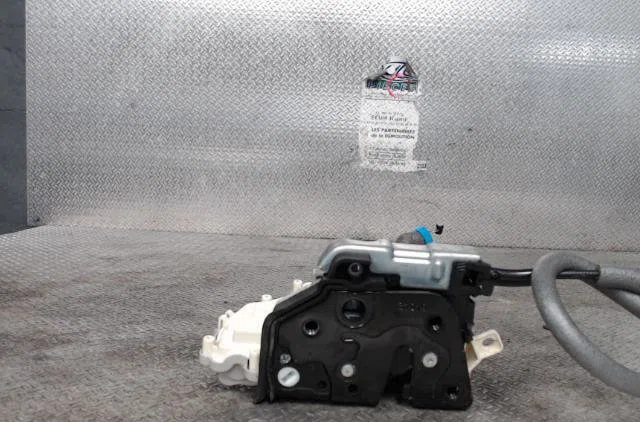 Serrure porte ard AUDI A3 3  A3 3 SPORTBACK PHASE 2 occasion