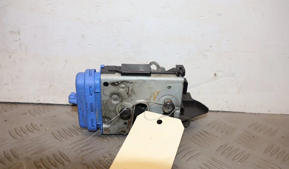 Serrure porte ard Audi A3 (8L1) 1.9 tdi quattro (2000-2003) occasion